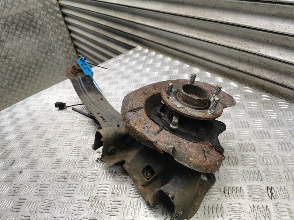 VOLVO V40 MK2 WHEEL HUB KNUCKLE REAR LEFT PASSENGER SIDE 31314456 2016 - 2019 - Image 3 of 4