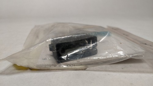 Genuine GM 88988139 Turn Signal Lamp Pigtail - Picture 2 of 4