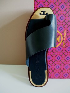 kira toe ring sandal tory burch