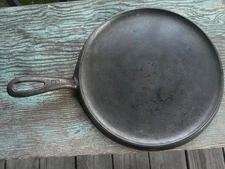 Vintage Griswold #8 608 Cast Iron Griddle Sits Flat No Wobble