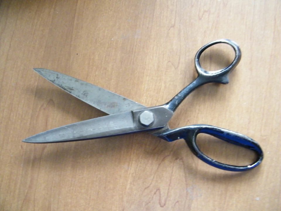 Vintage Clauss No. 3310 & 3318, Wiss 38-1374 Scissor Lot ~ Need Sharpened - Image 4 of 4