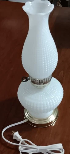 MILK-GLASS PARLOR BOUDOIR HURRICANE LAMP Vintage 17” Desk table decor White