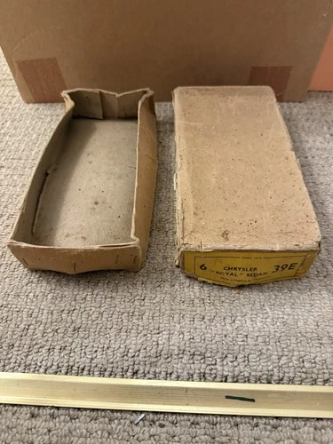 Vintage Dinky Toys Original Empty Box 39E Chrysler Royal Sedan Trade Box RARE