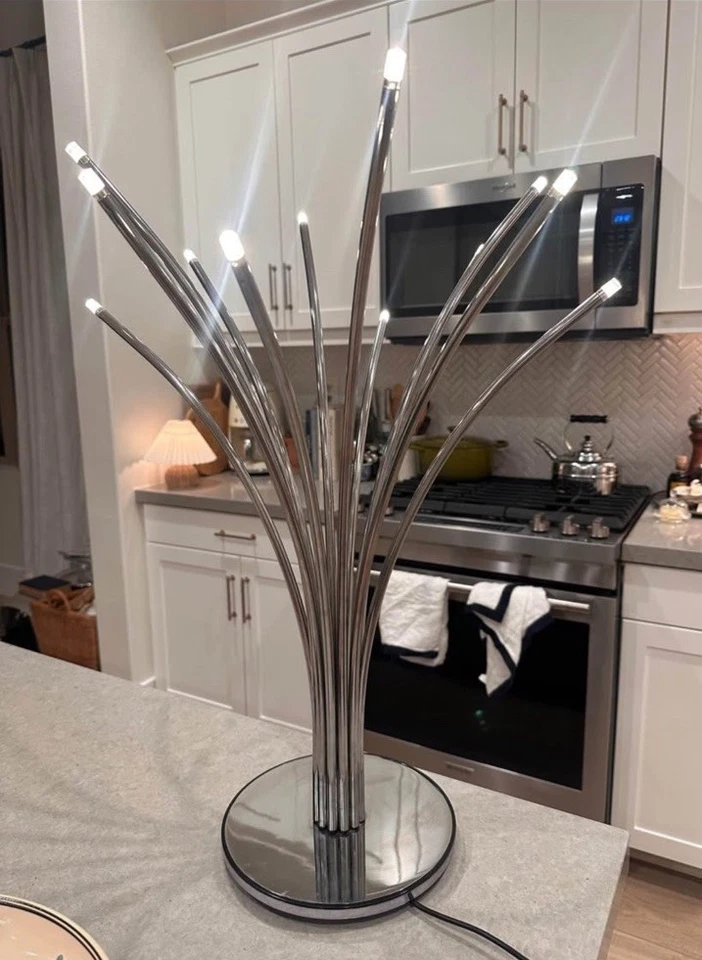 Lámpara de mesa cromada Ikea HOVNÄS HOVNAS Foto 2 de 4