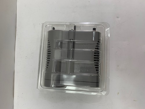Honeywell CC-PAIN01 High-Level Analog Input Module 51410069-175 Image 1 of 2