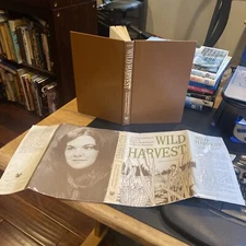 WILD HARVEST : EDIBLE WILD PLANTS by Alyson Hart Knap 1975 hcdj 1st Illustrated