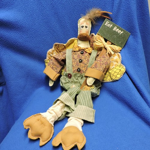 Vintage Folk Art Handmade Whimsical Cloth Sewn Turkey with Eat Beef Sign - Picture 16 of 17