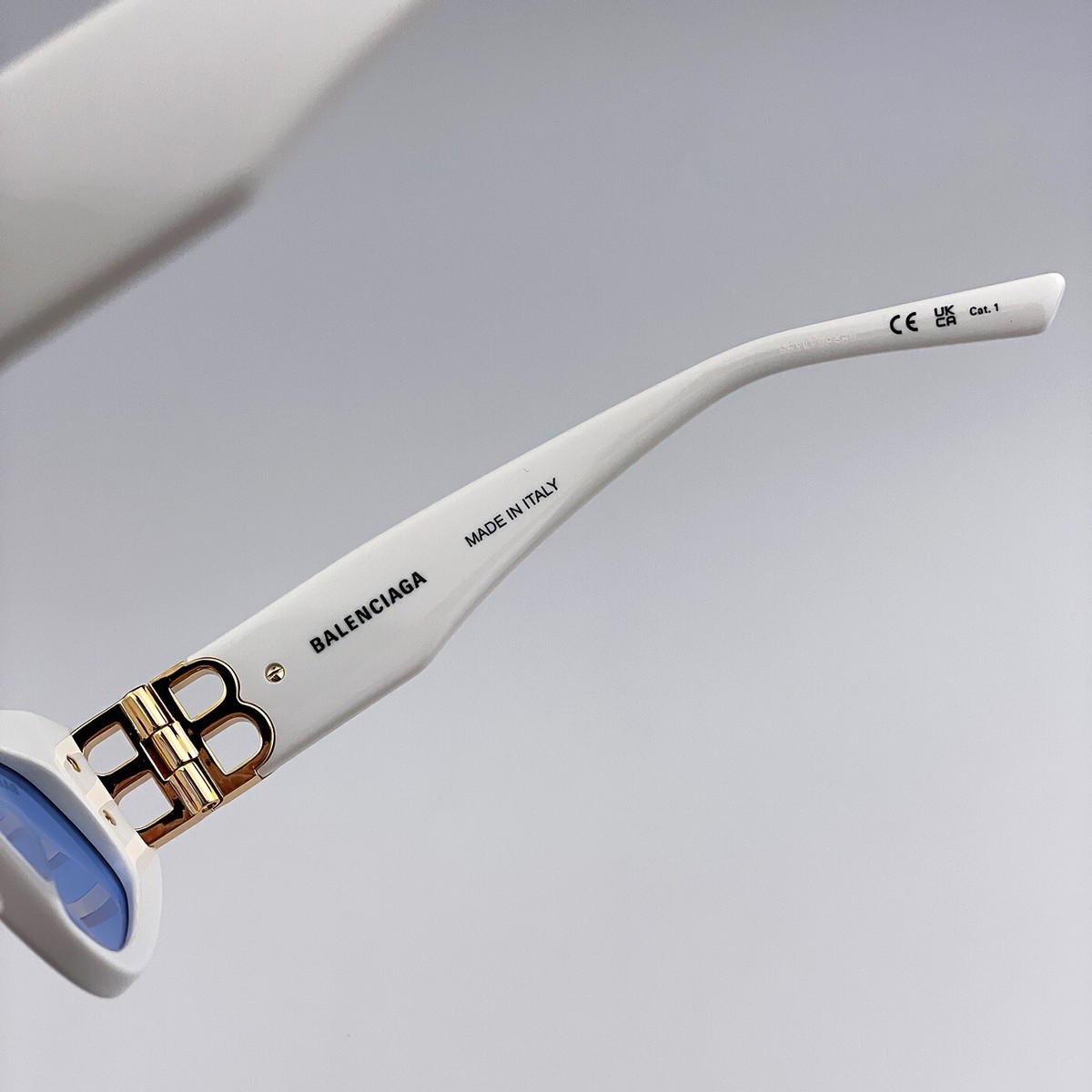 サングラス BALENCIAGA Woman Sunglasses White BB0095S 004 Balenciaga BB0095S 004 Sunglasses - US