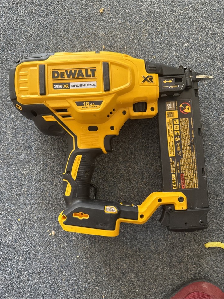Home Depot Dewalt Dcn680 Review Dewalt Cordless Pin Nailer DEWALT