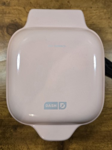 DASH Donut Bite Maker, Pink with Manual, Preowned - Picture 2 of 9