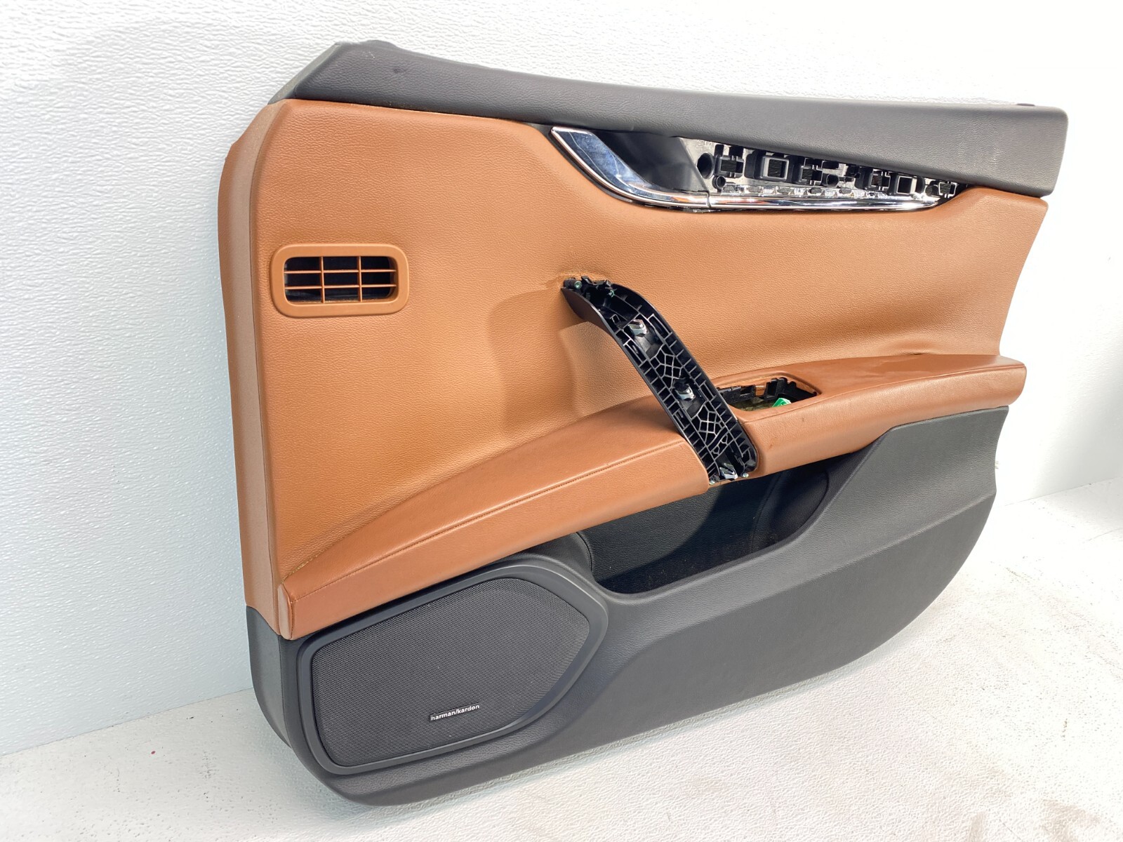 14-21 Maserati Quattro Ghibli Rear Left Driver Side Door Panel Cover Brown OEM✅