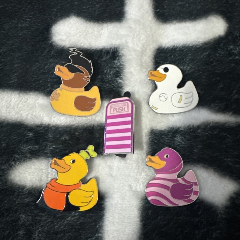 Ducks Of Disney Pins Powerline Baymax Goofy Cheshire Cat W/ Cheshire Trash Can