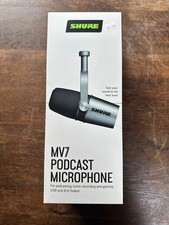 Shure MV7 Podcast Microphone/Silver in box w/ Desktop Adjustable Stand