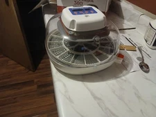 Harris Farms Nurture Right 360 Incubator 22 Egg CP Hatch Chicks 1030121