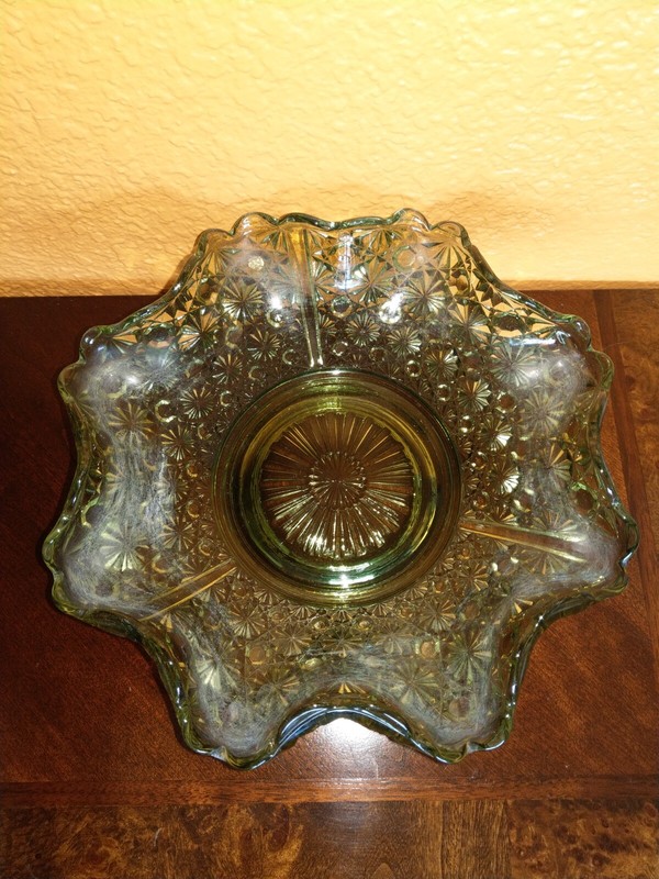 Anchor Hocking Emerald Green 10.5" x 3.5" Scalloped Edge Serving or Snack Bowl