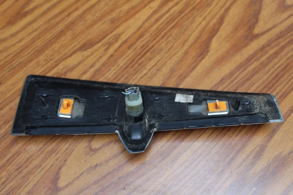 Cadillac SRX 2010-2012 intermitente delantero izquierdo cromado guardabarros moldura OEM 11 12 Foto 2 de 3