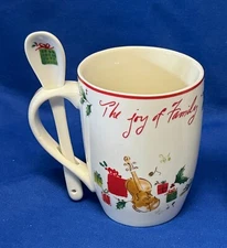 Lenox Holiday Mug and Spoon Set 4 1/4”