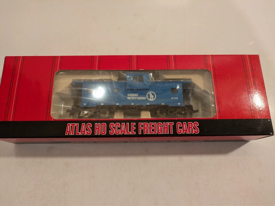 HO Extended Vision Caboose GN Great Northern NIB NOS Item# 1905 - Image 2 of 4