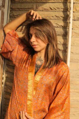 Pure Silk Midi Kimono Bademantel Knie lang Florales Seidenkleid Orange Gold