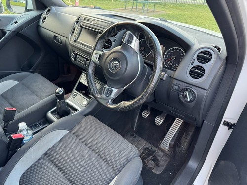 2013 Volkswagen Tiguan 2.0 TDI BlueMotion Tech R-Line FSH 5dr 4 wheel drive - Picture 6 of 9