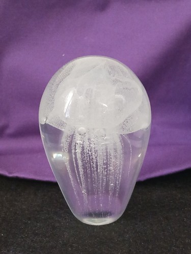 Vintage Hand Blown Glass White Jellyfish Paperweight 4.5” Glow In Dark Encased - Picture 5 of 11