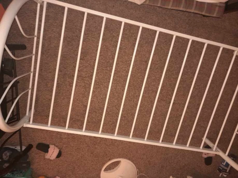 Este somier se adapta a un colchón doble. Tengo dos uno negro y otro blanco. Foto 3 de 4