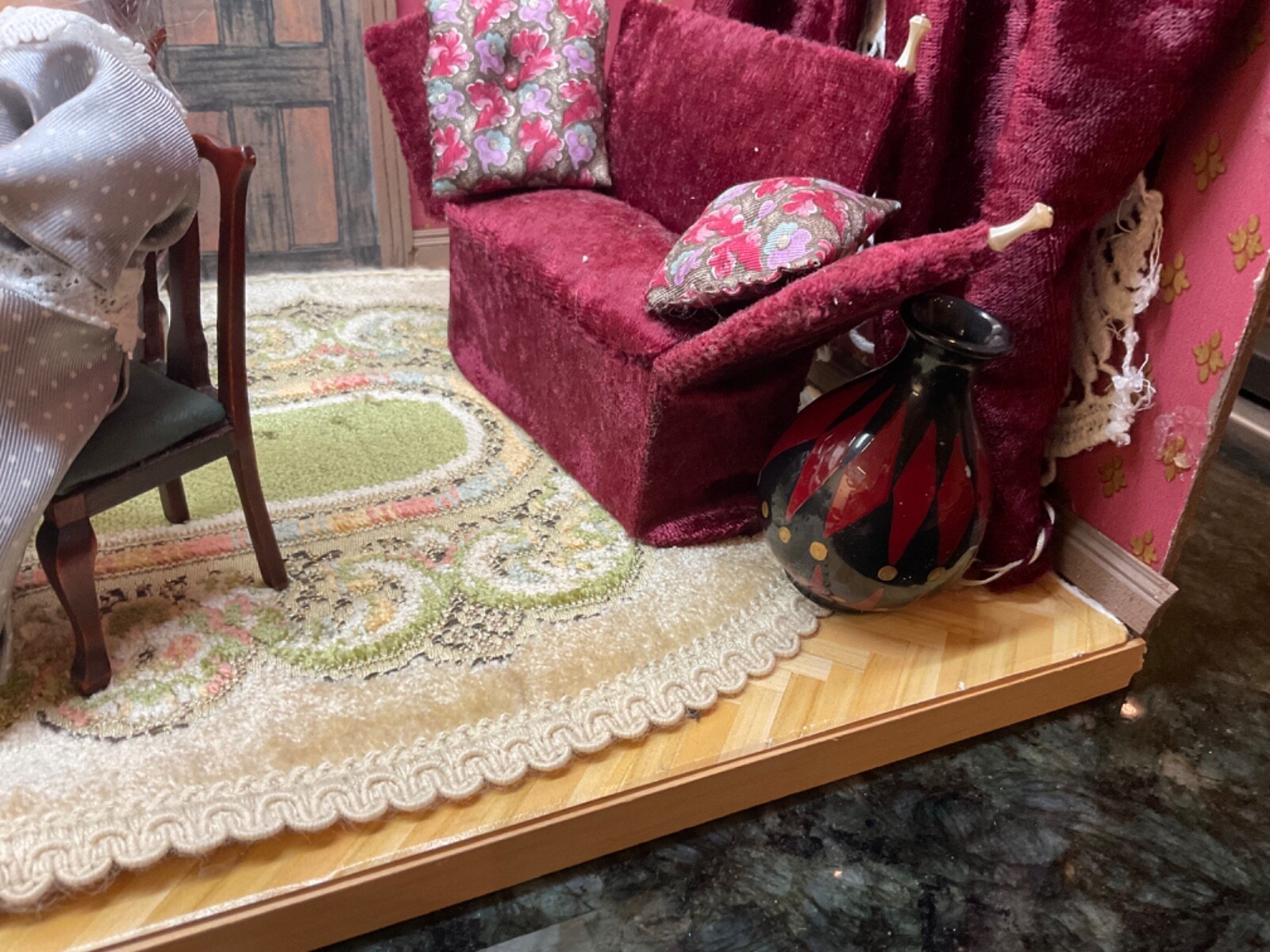 Vintage Dolls’ House Miniatures 1/12 Victorian sitting/dining room