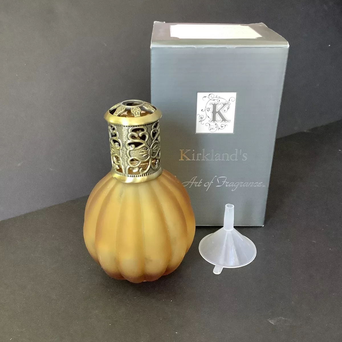 Catalytic top fragrance lamp