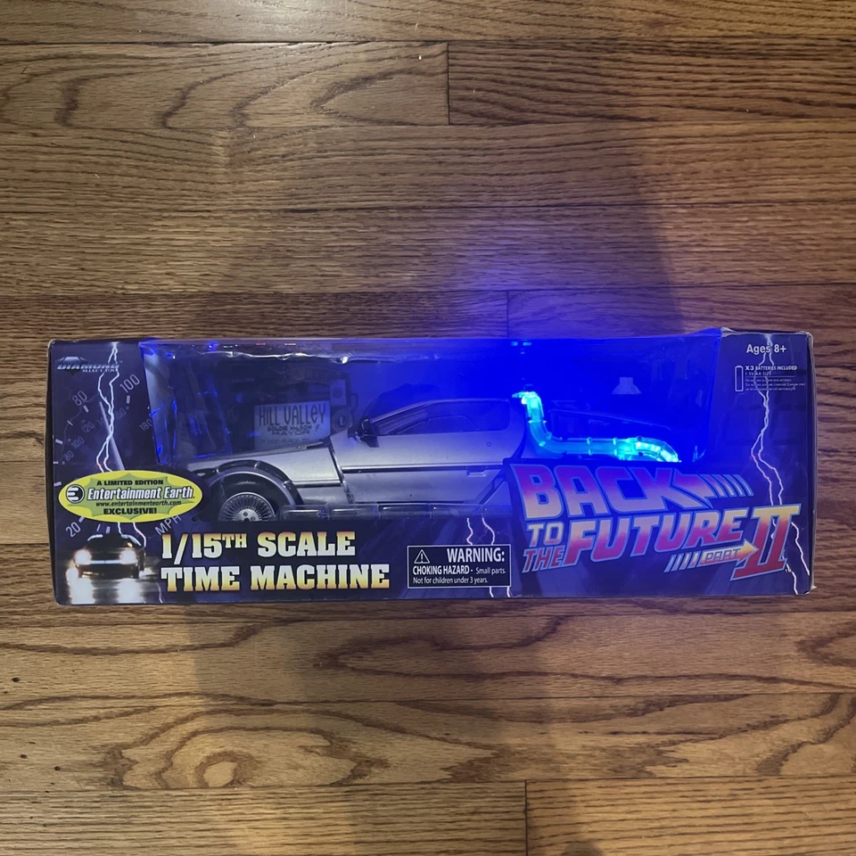 Back To The Future II Delorean Time Machine 1:15 Scale Diamond Select Toys EE - Image 3 of 4