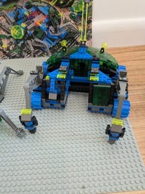 Lego Space Insectoids: 6977 Arachnoid Star Base - 100% Complete w/Instructions