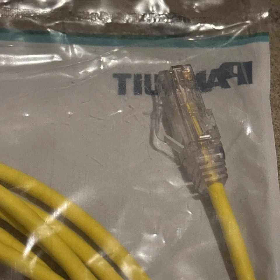 *Pacote com 20* Panduit UTP28SP15YL Cat 6 Performance Patch Cord Amarelo - 16 pés - Imagem 4 de 4