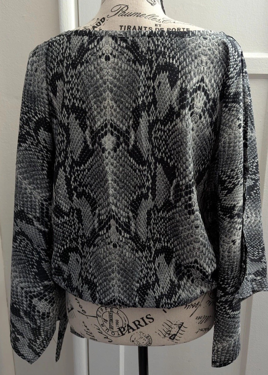 Morgan Women’s Vintage Python Print Bat Sleeve To… - image 6