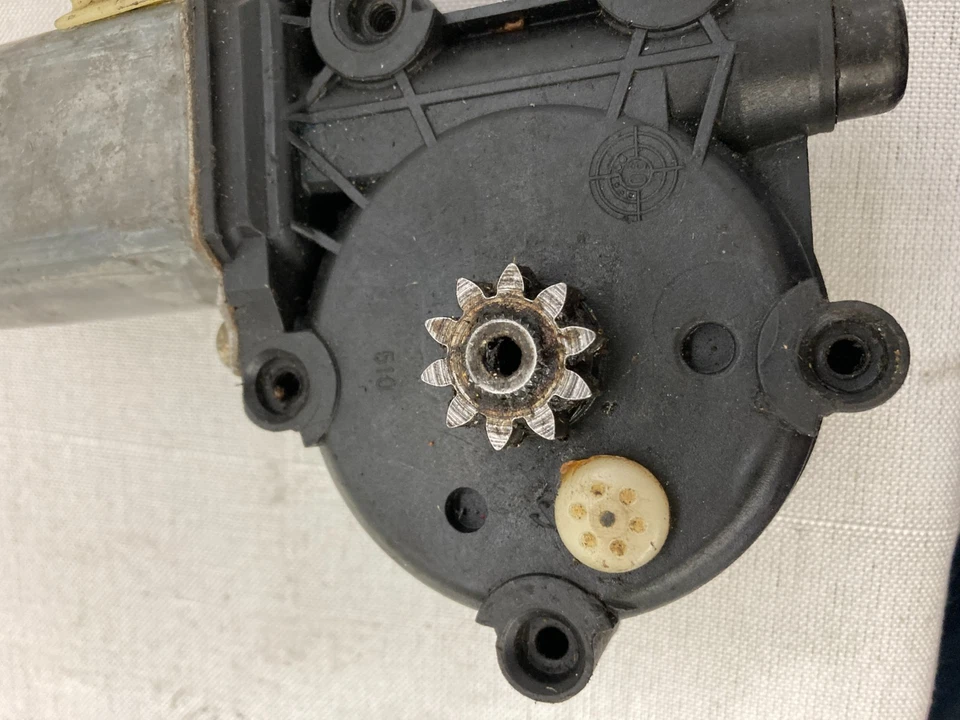 Motor ventana lateral derecha pasajero 88-94 Porsche 911 964 930 Bosch 0130821209 Foto 4 de 4