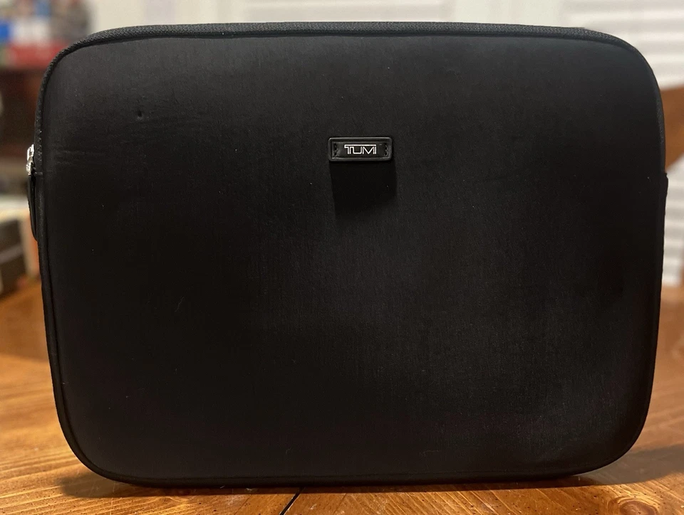 Funda para portátil TUMI T-Pass negra de neopreno compatible con puntos de control bolsa de 15 pulgadas ¡NUEVA SIN ETIQUETAS! Foto 2 de 4