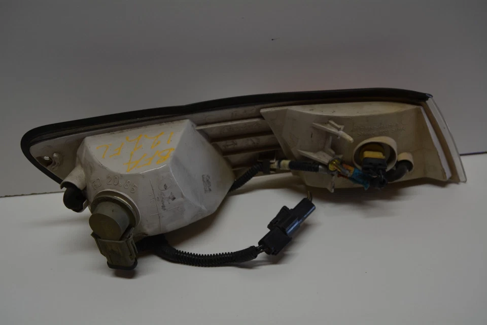 99-02 MERCURY GRAND MARQUIS LEFT FENDER MOUNTED TURN SIGNAL LIGHT OEM, 116-03433 - Image 2 of 4