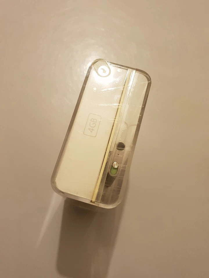 Verry Rare iPod Shuffle Mod.A1271 4GB Black New /Factory Sealed - Imagen 3 de 4