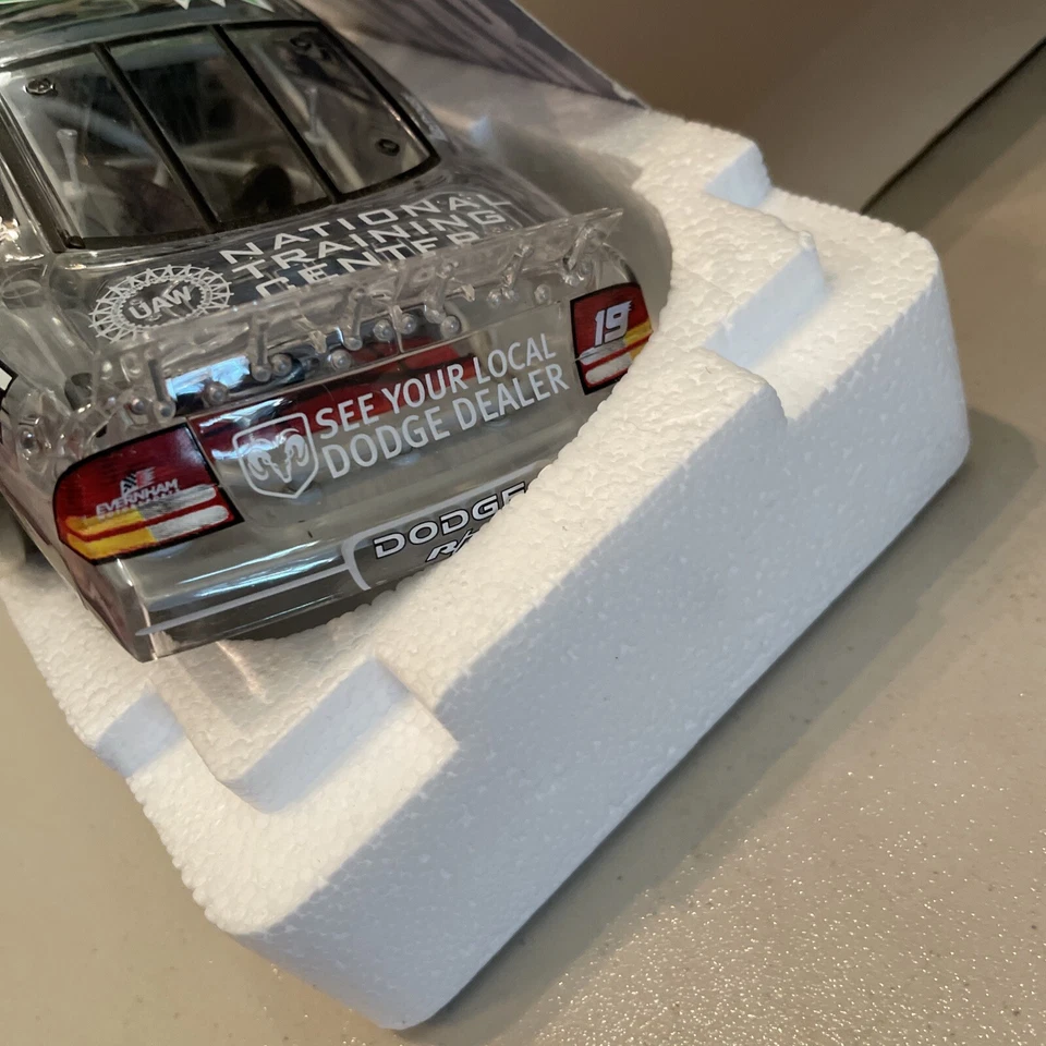 NASCAR Diecast 1 24 # 19 2002 Jeremy Mayfield Clear Stock Car Dodge Foto 4 de 4