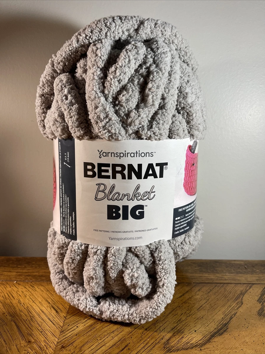 Bernat Big Blanket yarn 32 yds color Pale Gray 51004