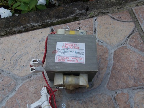 Ersatzteil Travo Hochspannungstransformator Mikrowelle  Alaska MW1717
