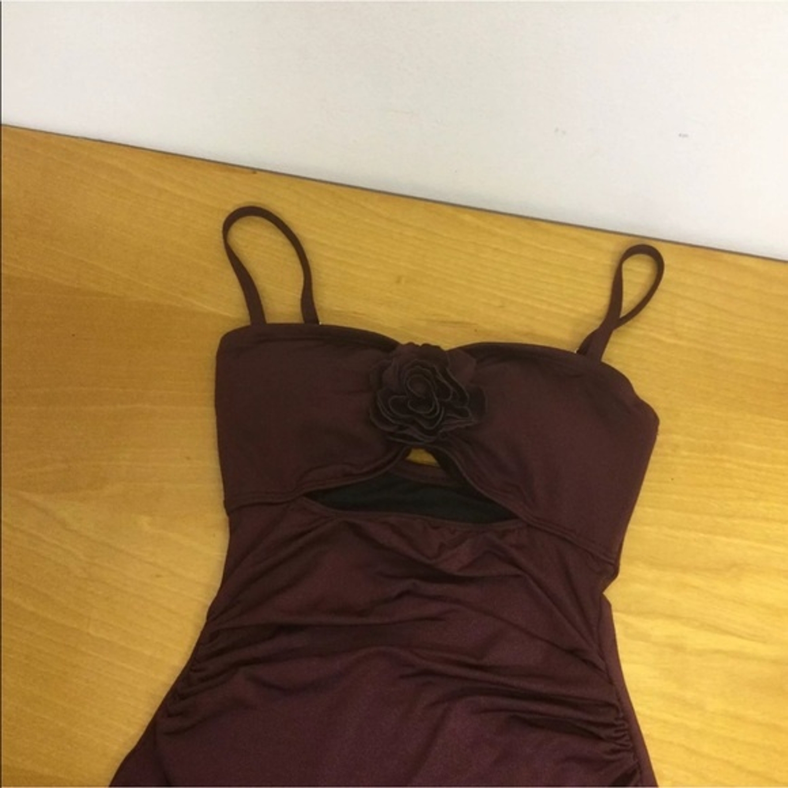 Kate Spade Floral-Appliqué Cutout One-Piece Swimsuit Colo Wine Size XS thumbnail 3