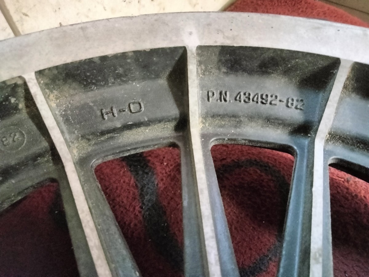 AMF Harley-Davidson FLH 16 Spoke Rear Mag Wheel 16x3 Shovelhead 
