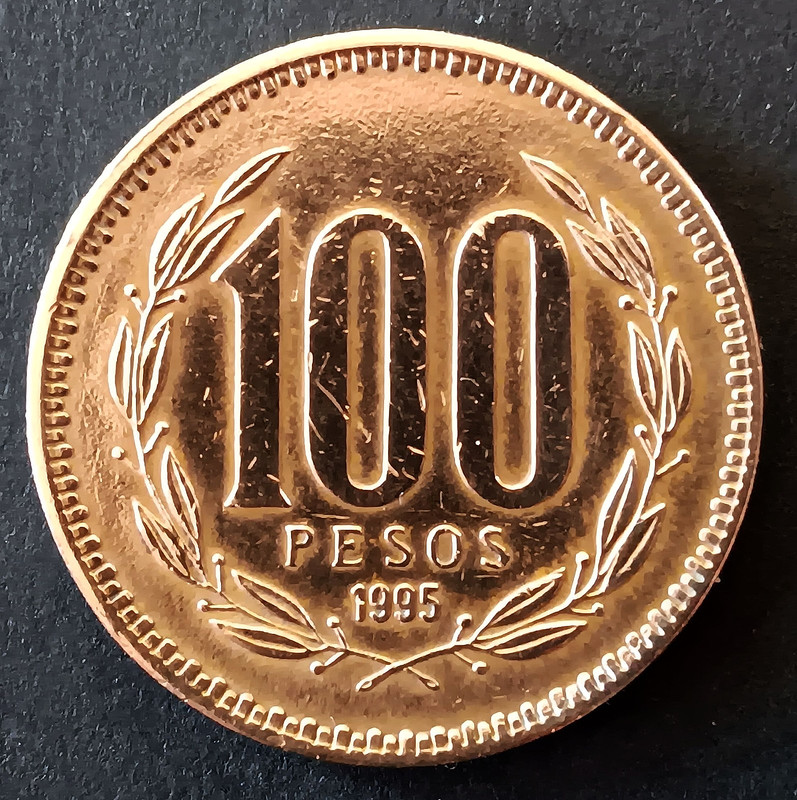 1995 - Chile So. 100 Pesos Coin Coat Of Arms - AU-