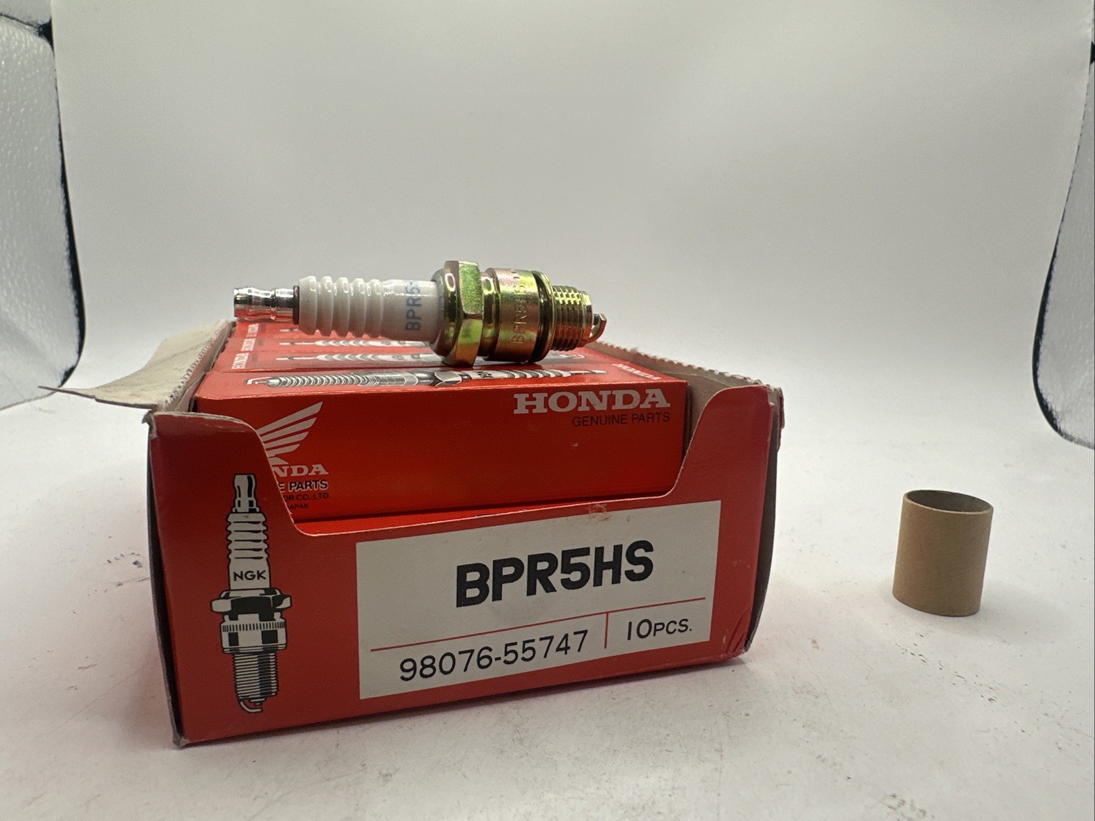 Box of 10 BPR5HS NGK Spark Plugs NEW Honda 98076-55747
