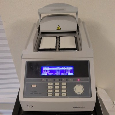 Applied Biosystems GeneAmp PCR 9700 System ( power up )