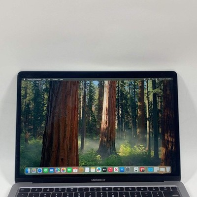 2020 Apple MacBook Air 13.3'' i5 1.1GHz 8GB RAM 256GB SSD Space Gray A2179