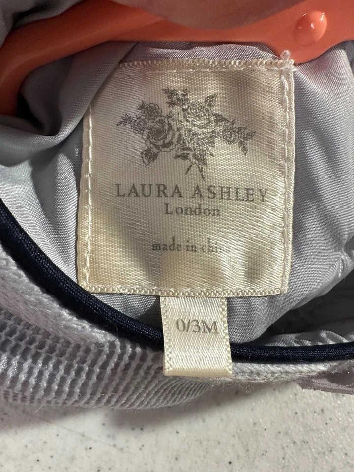 Vestido Laura Ashley London Bebé Niñas 0-3M Azul Encaje Superpuesto Tule Boda D2 Foto 4 de 4