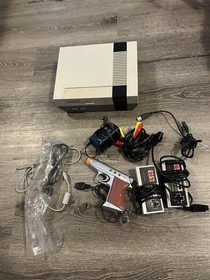 Vintage 1985 Nintendo NES  Home Console W/ Mike Tyson Punch Complete Tested