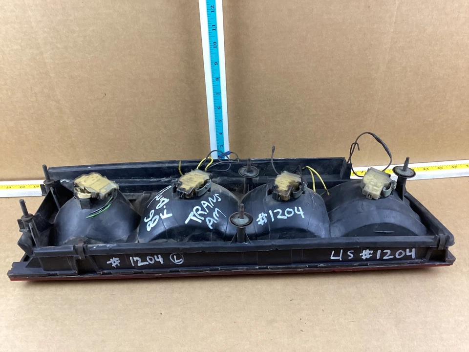 Luz trasera izquierda para conductor Pontiac Firebird 1985-1990 transmisión automática Foto 4 de 4