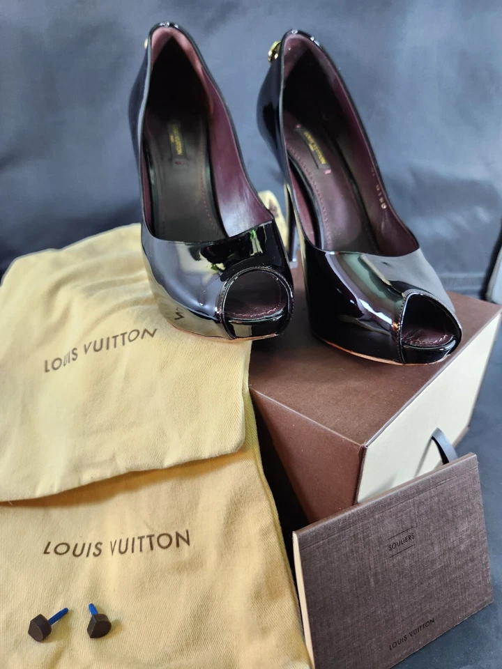 Louis Vuitton Oh Really Black charol peep toe 4 pulgadas Tacón de aguja DS29 Foto 3 de 4