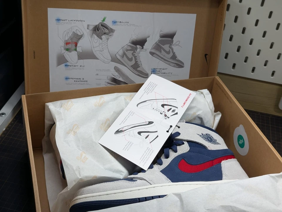 US9, 11.5 O 12 - Air Jordan 1 Zoom Comfort 2 High Olympic DV1307-406 Foto 2 de 4